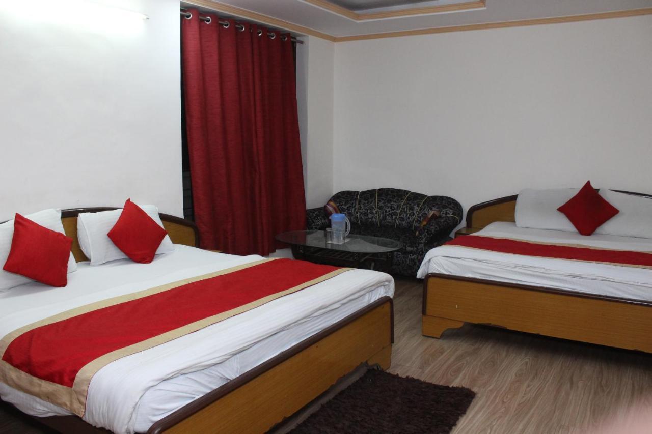 Hotel Dolls Inn Nainital Exteriör bild